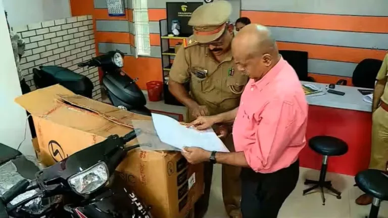 സംസ്ഥാനത്ത് ഇലക്ട്രിക് വാഹനങ്ങളുടെ ഷോറൂമുകളിൽ മിന്നൽ റെയ്ഡ്; പലയിടത്തും കൃത്രിമം കണ്ടെത്തി