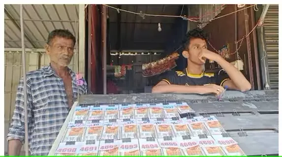 നറുക്കെടുപ്പിന് മണിക്കൂറുകൾ മാത്രം, ലോട്ടറി കടയിൽ കള്ളൻ; ഓണം ബംബർ ടിക്കറ്റുകൾ മോഷണം പോയി