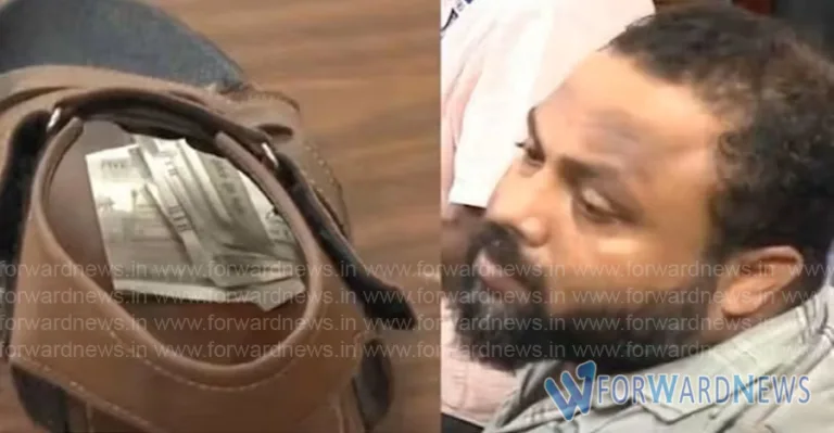 മിമിക്രിക്കാരിൽ നിന്ന് കൈക്കൂലി വാങ്ങി ചെരിപ്പിനുള്ളിൽ ഒളിപ്പിച്ച നഗരസഭ ജീവനക്കാരൻ വിജിലൻസ് പിടിയിൽ