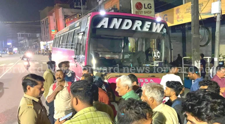 ഫിറ്റ്നെസില്ല, പെര്‍മിറ്റുമില്ല; ‘ആന്‍ഡ്രു’ പിടിയിൽ