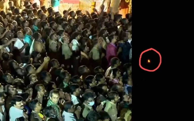 സന്നിധാനം ഭക്തിസാന്ദ്രം; പൊന്നമ്പലമേട്ടിലെ മകരജ്യോതി ദര്‍ശിച്ച് പതിനായിരങ്ങള്‍