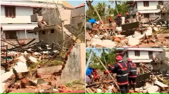 തൃപ്പൂണിത്തുറയിൽ പടക്ക കടയിൽ ഉ​ഗ്ര സ്ഫോടനം; രണ്ടുപേർക്ക് ഗുരുതരമായി പരുക്കേറ്റു
