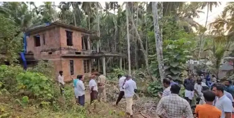 താമരശേരിയിൽ വീട്ടിനകത്ത് മുറിയിൽ അജ്ഞാതൻ്റെ മൃതദേഹം, അന്വേഷണം