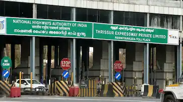 യാത്രക്കാര്‍ക്ക് ഇരുട്ടടി, ടോള്‍ നിരക്ക് വീണ്ടും ഉയര്‍ത്തി, സ്കൂള്‍ ബസുകള്‍ക്കും ബാധകം; പന്നിയങ്കരയില്‍ ദുരിതം
