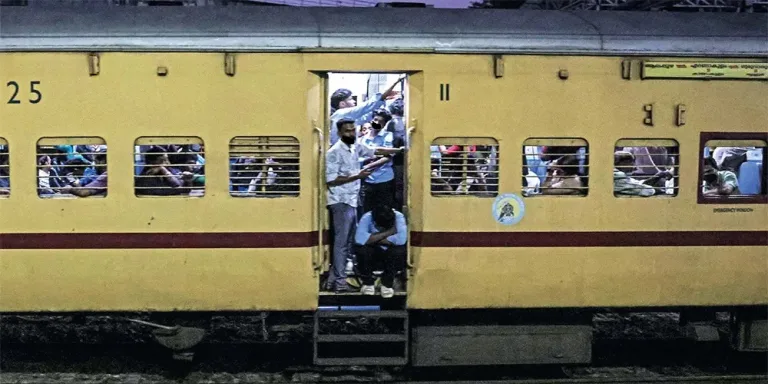 റിസർവേഷൻ കോച്ചിലെ അനധികൃത യാത്ര : കർശന നടപടിക്ക്‌ റെയിൽവേ