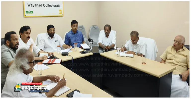 ചൂരല്‍മലയിലെ കണ്‍ട്രോള്‍ റൂം കേന്ദ്രീകരിച്ച് ഓക്‌സിജന്‍ ആംബുലന്‍സ് ഒരുക്കാന്‍ മന്ത്രിതല യോഗത്തില്‍ തീരുമാനം