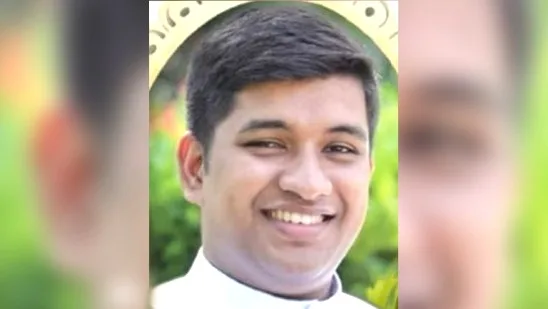 ദേശീയ പതാക താഴ്ത്തി കെട്ടുന്നതിനിടെ പള്ളി വികാരി ഷോക്കേറ്റ് മരിച്ചു