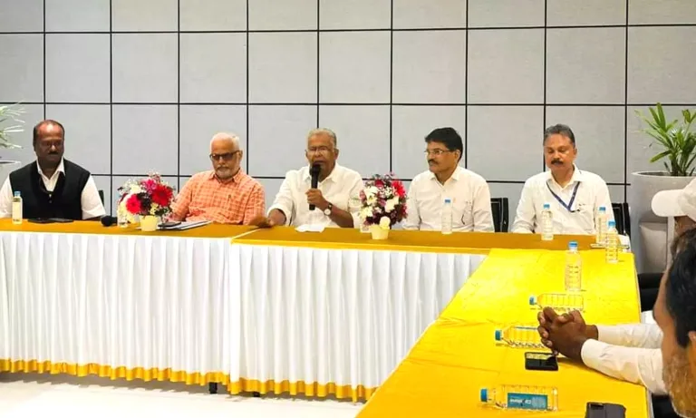 കരിപ്പൂർ വിമാനത്താവളത്തിലെ പാർക്കിങ് കൊള്ളയില്‍ ഉടൻ നടപടി സ്വീകരിക്കുമെന്ന് എയർപോർട്ട് ഡയരക്ടർ