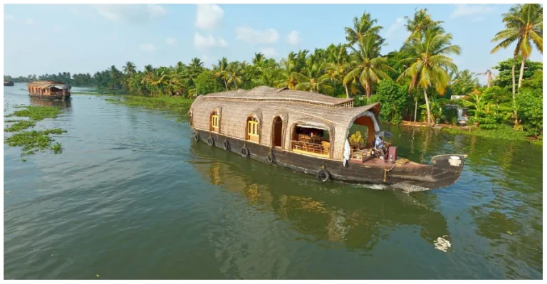 ഓണാഘോഷം: ടൂറിസ്റ്റ് ബോട്ടുകളിൽ പരിശോധന കർശനമാക്കി