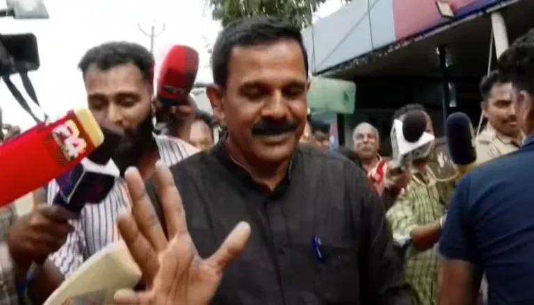എഡിഎമ്മിന്റെ മരണം; ആരോപണം ഉന്നയിച്ച പ്രശാന്തിന് സസ്പെൻഷൻ