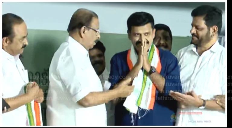 ബിജെപി വിട്ട് സന്ദീപ് വാര്യര്‍ കോണ്‍ഗ്രസില്‍ ചേര്‍ന്നു