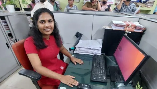‘എല്ലാവരും സഹായിച്ചു സര്‍ക്കാരിന് നന്ദി’: ശ്രുതി ജോലിയില്‍ പ്രവേശിച്ചു