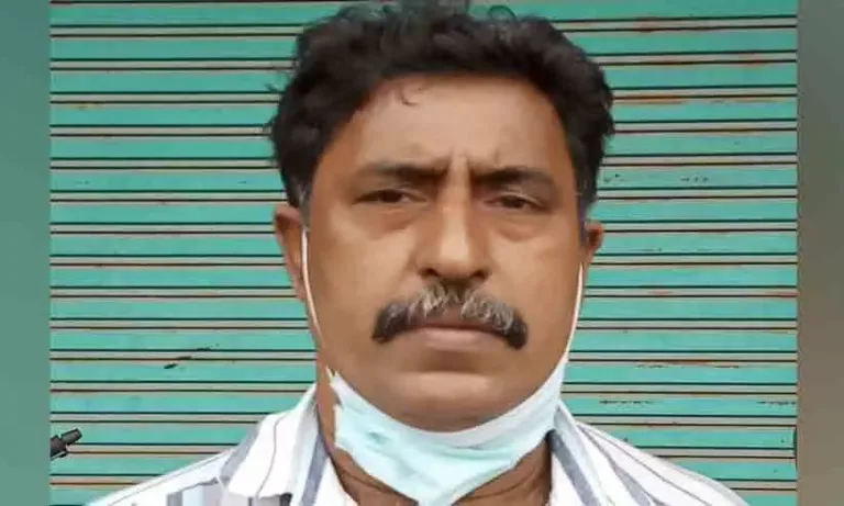 ലോറിയിൽ നിന്ന് ഇറക്കുന്നതിനിടെ മരം ദേഹത്ത് വീണ് ലോഡിങ് തൊഴിലാളി മരണപ്പെട്ടു.