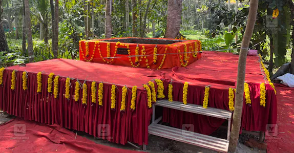 ഗോപന് ‘ഋഷിപീഠം; ചടങ്ങുകൾക്കു സന്യാസിമാർ, നാമജപ ഘോഷയാത്ര: