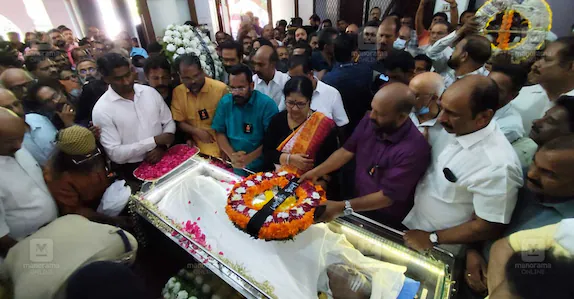 ഭാവഗായകന് വിട: പി.ജയചന്ദ്രന് ആദരാഞ്ജലിയുമായി സംഗീത ലോകം, ഇതിഹാസ ശബ്ദത്താൽ അനുഗ്രഹീതനെന്ന് പ്രധാനമന്ത്രി