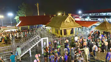 ഭക്തലക്ഷങ്ങൾ പ്രാർത്ഥനയോടെ കാത്തിരിക്കുന്ന ശബരിമല മകരവിളക്ക് ഇന്ന്.