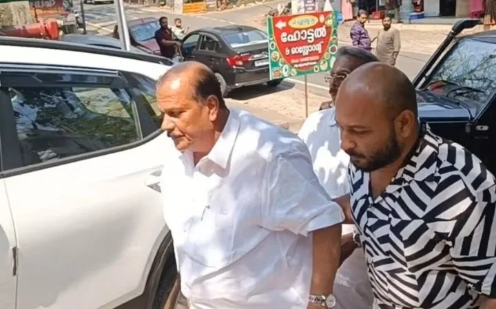പിസി ജോർജിനെ കോട്ടയം മെഡിക്കൽ കോളേജ് ഐസിയുവിൽ പ്രവേശിപ്പിച്ചു