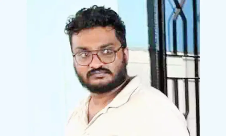 ഇൻസ്റ്റഗ്രാമിൽനിന്ന് പെൺകുട്ടികളുടെ ഫോട്ടോ ശേഖരിച്ച് പ്രൊഫൈൽ വെച്ച് വ്യാജ ഇൻസ്റ്റഗ്രാം അക്കൗണ്ടിലൂടെ സൗഹൃദം സ്ഥാപിച്ച് അശ്ലീല വിഡിയോ അയപ്പിച്ച് ഭീഷണിപ്പെടുത്തിയ യുവാവ് അറസ്റ്റിൽ.