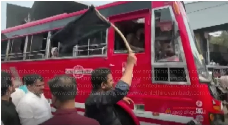 ഓട്ടോ ഡ്രൈവറുടെ കൊലപാതകം: മലപ്പുറത്ത് ബസ് തടഞ്ഞ് നാട്ടുകാരുടെ പ്രതിഷേധം
