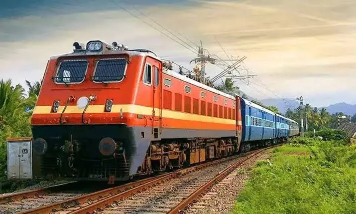 ട്രെയിൻ ശുചിമുറിയിൽ യുവതിയുടെ ഫോൺനമ്പർ; അശ്ലീല ഫോൺ കോളുകളുടെ പ്രവാഹമെന്നു പരാതി
