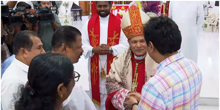 കോഴിക്കോട് അതിരൂപത ആര്‍ച്ച് ബിഷപ്പിന് അപ്രതീക്ഷിത അതിഥി, സന്ദർശിച്ച് എംവി ​ഗോവിന്ദന്‍