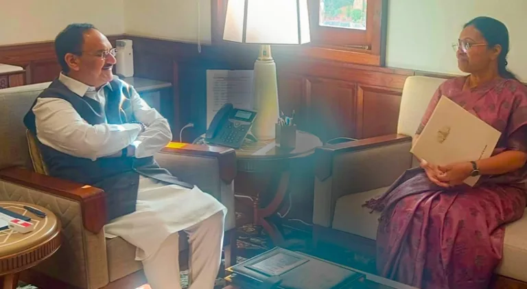 ഓണ്‍ലൈന്‍ മരുന്ന് വില്‍പന: നടപടി സ്വീകരിക്കണമെന്ന് കേന്ദ്ര മന്ത്രിയോട് മന്ത്രി വീണാ ജോര്‍ജ് അഭ്യര്‍ത്ഥിച്ചു