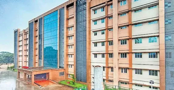 മെഡി. കോളജ് തീപിടിത്തത്തി‌നു രണ്ടു മാസം; പിഎംഎസ്എസ്‍വൈ കെട്ടിടം തുറക്കുന്നതും കാത്ത് രോഗികൾ