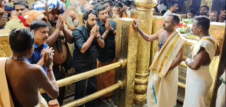 രാഹുൽ മാങ്കൂട്ടത്തിൽ ശബരിമലയിൽ; ഇന്ന് പുലർച്ചെ ദർശനം നടത്തി