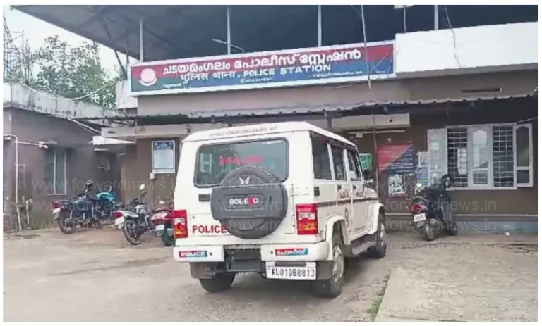 ആഭിചാരക്രിയയ്ക്ക് കൂട്ടുനിന്നില്ല; കൊല്ലത്ത് ഭാര്യയുടെ മുഖത്ത് തിളച്ച മീൻകറി ഒഴിച്ച് പൊള്ളലേൽപ്പിച്ചു, ഭർത്താവ് ഒളിവിൽ