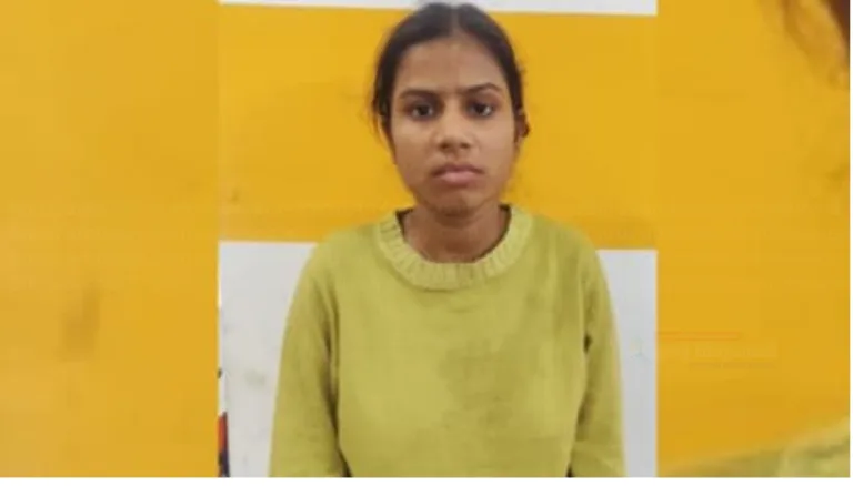 നാട്ടിൽ വരേണ്ട ആവശ്യം പോലും വന്നില്ല, ഒന്നും രണ്ടുമല്ല തട്ടിയെടുത്തത് 9.90 ലക്ഷം, പിടിച്ചത് ഹരിയാനയിലെത്തി; യുവതി അറസ്റ്റിൽ
