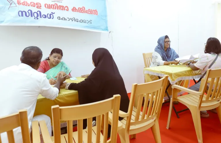 സ്ത്രീകള്‍ക്ക് ആത്മാഭിമാനത്തോടെ ജോലി ചെയ്യാനുള്ള സാഹചര്യം ഉണ്ടാവണം -വനിതാ കമീഷന്‍