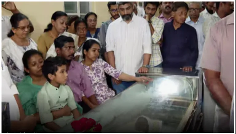 ഹൃദയങ്ങളിൽ ആലിൻ, കണ്ണീരോടെ യാത്രാമൊഴിയേകാൻ കേരളം, നെടുങ്ങാടപ്പള്ളിയിലെ വീട്ടിൽ പൊതുദര്‍ശനം