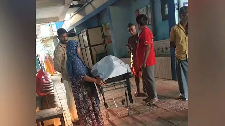 ചായ ചോദിച്ചിട്ട് കിട്ടിയില്ല; മരുമകളെ ഭര്‍തൃമാതാവ് വെട്ടിക്കൊലപ്പെടുത്തി