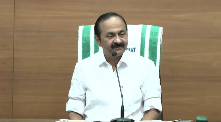 ജനങ്ങൾക്ക് നൽകിയ വാഗ്ദാനങ്ങൾ പൂർണമായി പാലിക്കും, ഇഡി റെയ്ഡിൽ പ്രതികരിച്ച് മുഖ്യമന്ത്രി വി ഡി സതീശൻ