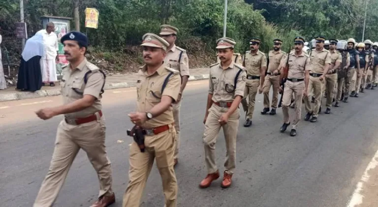 കോഴിക്കോട് വോട്ടെണ്ണൽ ദിനത്തിൽ നിരോധനാജ്ഞ; സ്ട്രോങ് റൂം വിവാദത്തിൽ ചട്ടലംഘനമില്ലെന്ന് കളക്ടർ