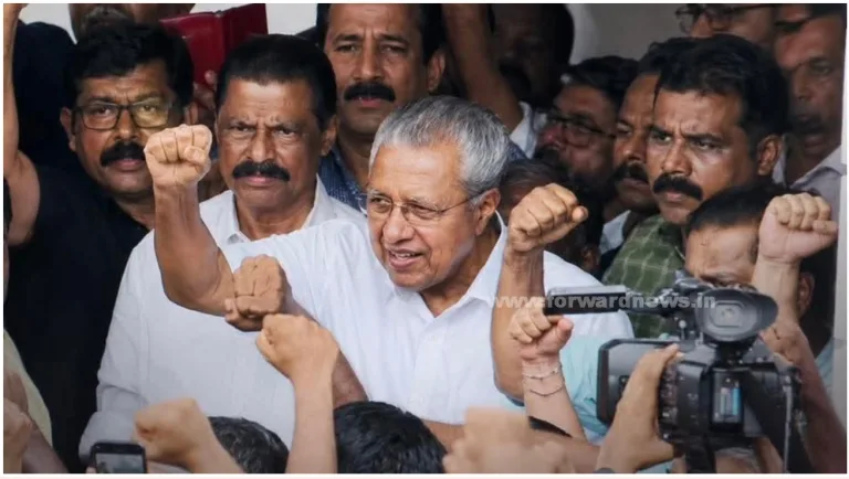 മുഷ്ടി ചുരുട്ടി പിണറായി വിജയൻ, ഇഡി റെയ്ഡിന് പിന്നാലെ ഫേസ്ബുക്കിൽ പുതിയ പോസ്റ്റ്, അഭിവാദ്യങ്ങളുമായി അണികൾ