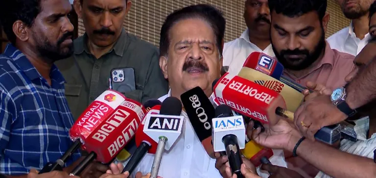 ഇ.ഡിയുടെ റെയ്ഡ് വിവരം അറിഞ്ഞിരുന്നില്ല; തിരുവനന്തപുരത്ത് നടന്നത് ആസൂത്രിത ആക്രമണം: മന്ത്രി രമേശ് ചെന്നിത്തല