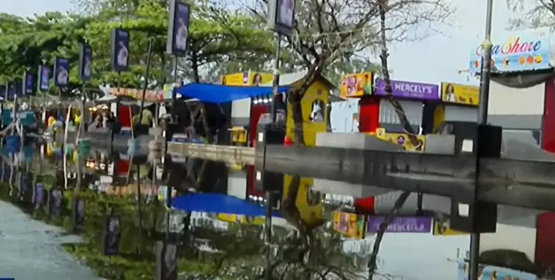 കോഴിക്കോട് ബീച്ച് ഫുഡ് സ്ട്രീറ്റിലെ വെള്ളക്കെട്ട് ; അടിയന്തര നടപടി സ്വീകരിക്കുമെന്ന് മേയർ.