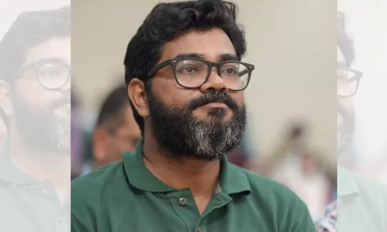 മാധ്യമപ്രവര്‍ത്തകനും ചരിത്രകാരനുമായ ഐ. സമീല്‍ അന്തരിച്ചുമാധ്യമം ദിനപത്രത്തിന്റെ മലപ്പുറം ബ്യൂറോ ചീഫായിരുന്ന സമീല്‍, മലപ്പുറം പ്രസ് ക്ലബ് പ്രസിഡന്റായും പ്രവര്‍ത്തിച്ചിരുന്നു