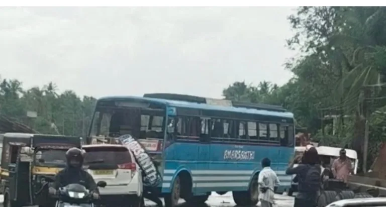 കൈനാട്ടിയിൽ ബസും കാറും കൂട്ടിയിടിച്ച് അപകടം; പതിനഞ്ചോളം പേർക്ക് പരിക്ക്.